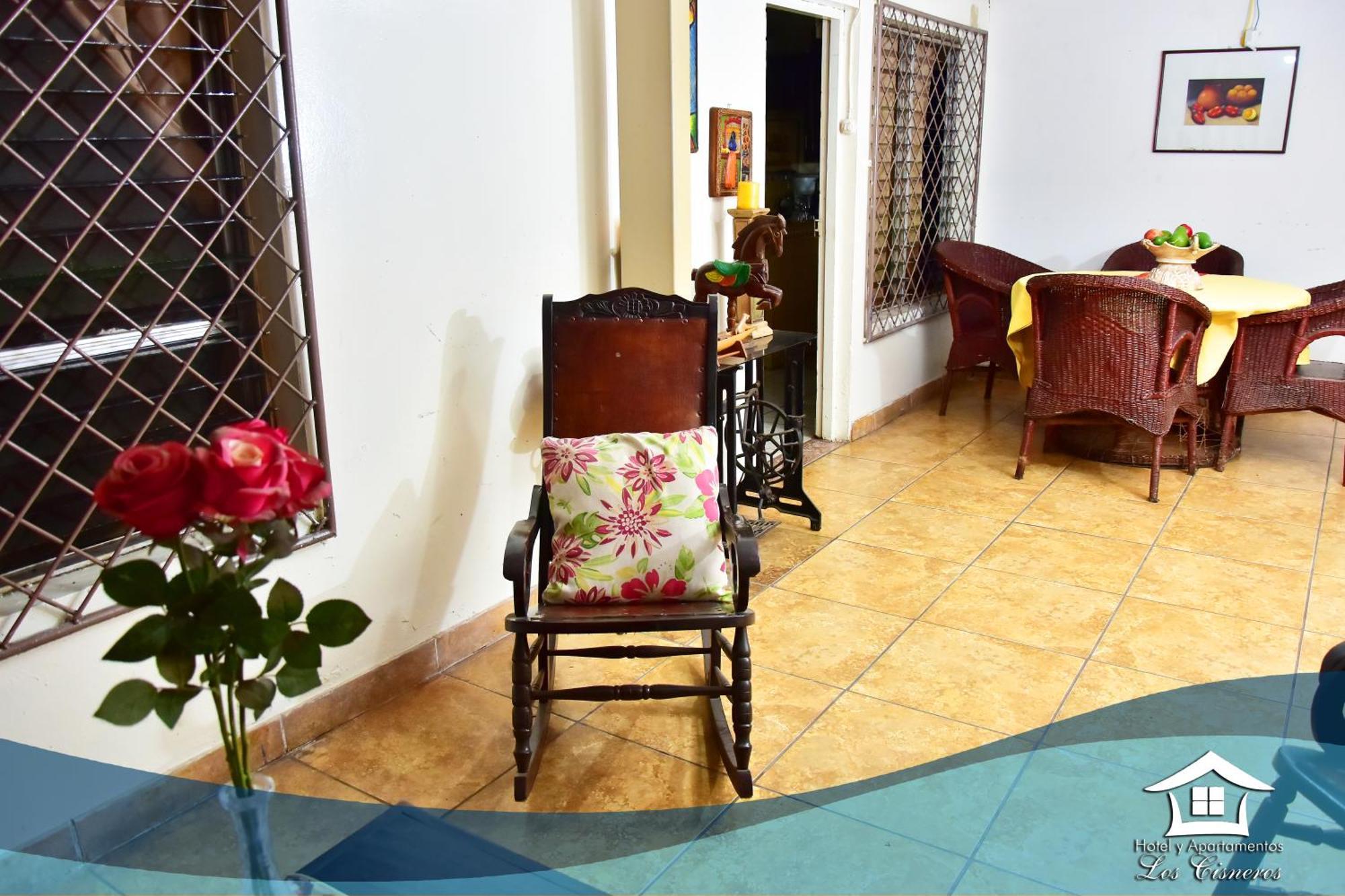 Hotel Y Apartments Los Cisneros Managua Phòng bức ảnh